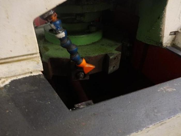 Utilisé Rectifieuse plane à broche verticale mobile Marque Gockel type GB 65/U65