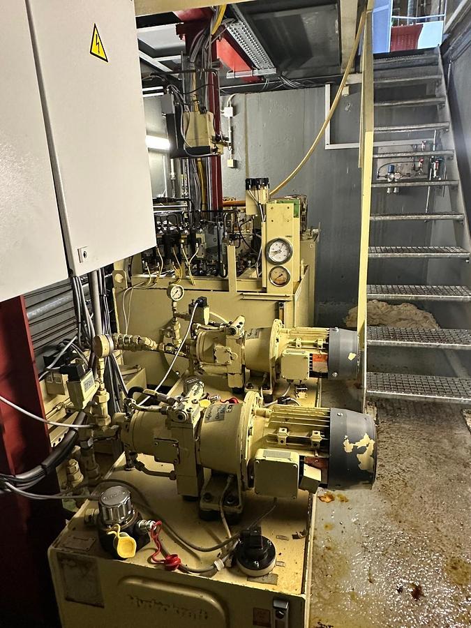 Refurbished Schiess 40 DZ CNC Double Ram Vertical Boring & Milling Machine with Live Spindle & Table C-Axis