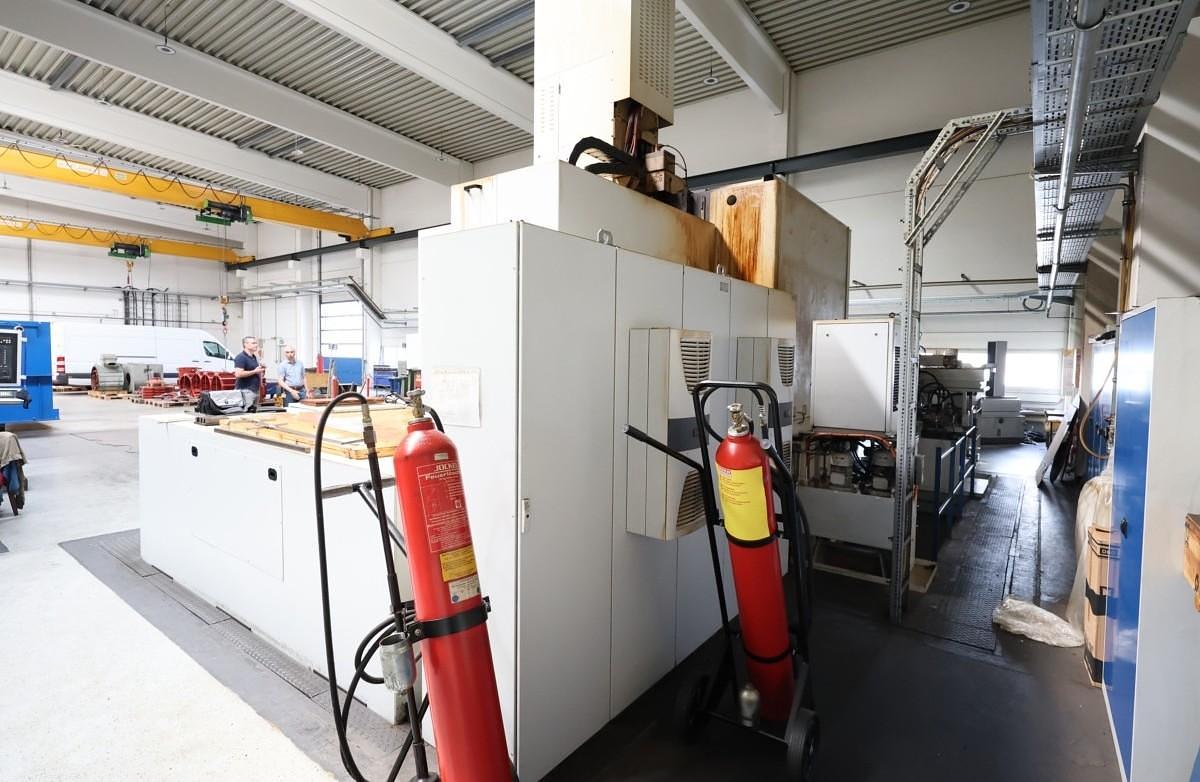 Used Dorries VCE 2800/220 MC So CNC Single Column Vertical Boring & Milling Machine with Live Spindle & Table C Axis