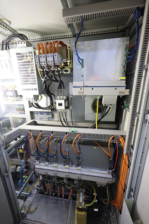 Used Dorries VCE 2800/250 MC CNC Vertical Turning & Milling Machine with Live Spindle