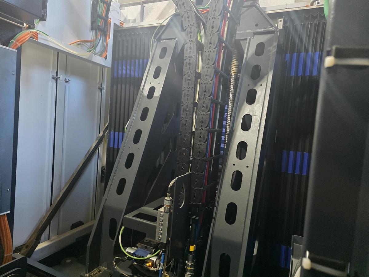 Used Heller HF 5500 CNC 5-Axis Horizontal Machining Center