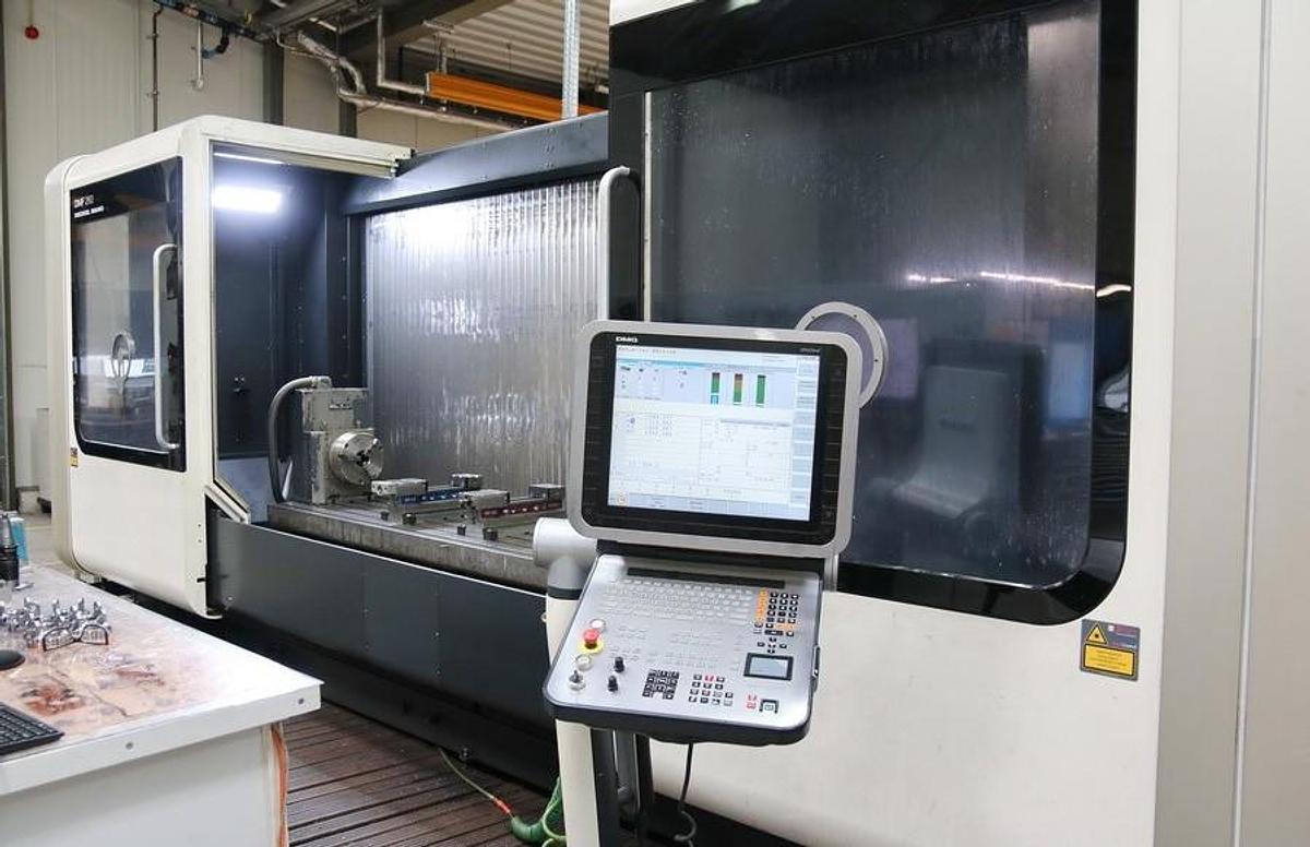 Used DMG DMF 260 New Design CNC Travelling Column Milling Machine