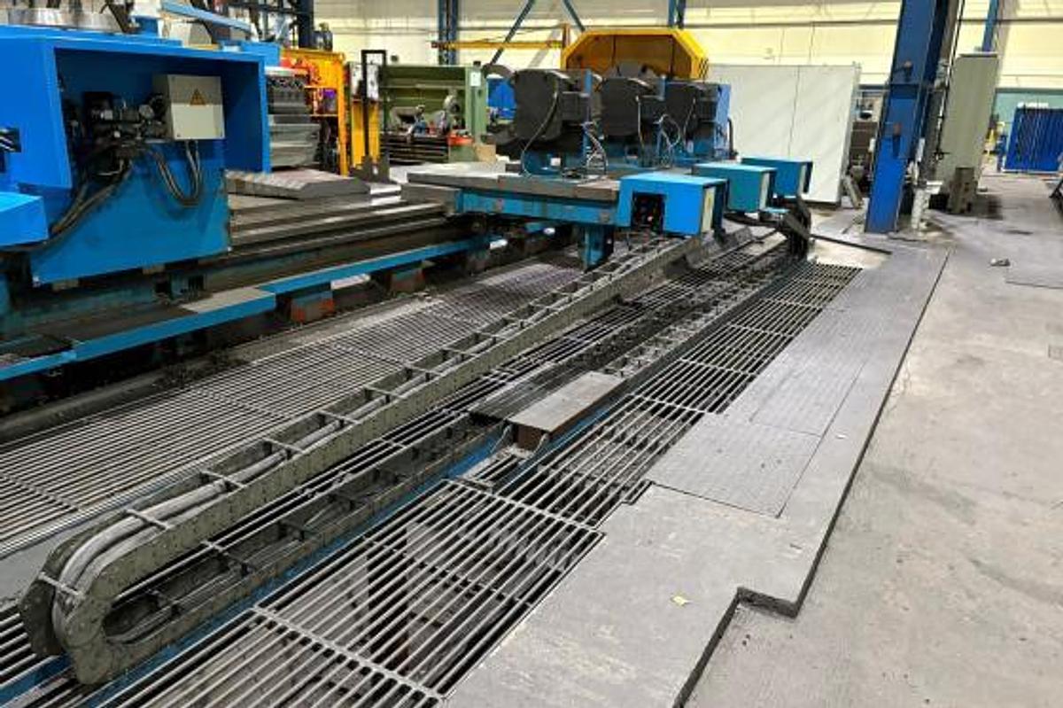 Used Giuseppe Giana GGH 1100/760 x 12000 CNC Horizontal Lathe