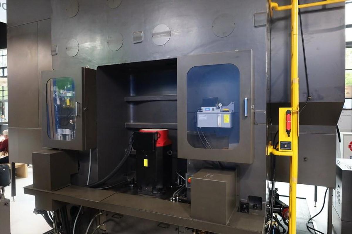 Used Hankook VTC 200E CNC Double Column Vertical Boring & Turning Machine with Live Spindle