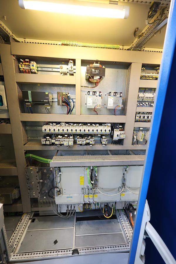 Used Gleason Pfauter P 2400/2800 CNC Vertical Gear Hobbing Machine