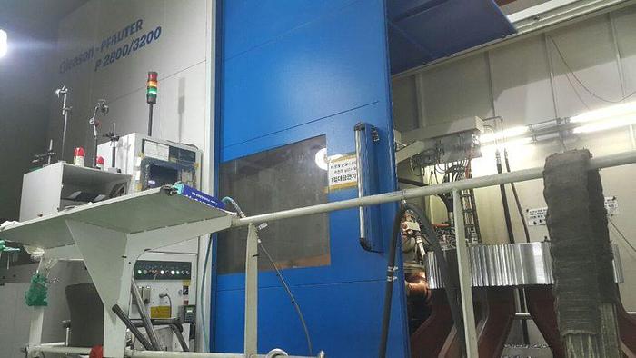 Used Gleason Pfauter P 2800 / 3200 CNC Gear Hobbing Machine