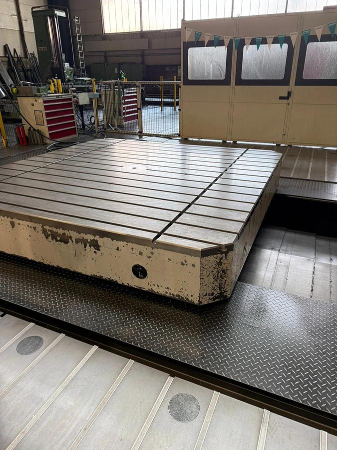 Used Fermat WRF Mill CNC Floor-Type Horizontal Boring Machine with 2 Tables