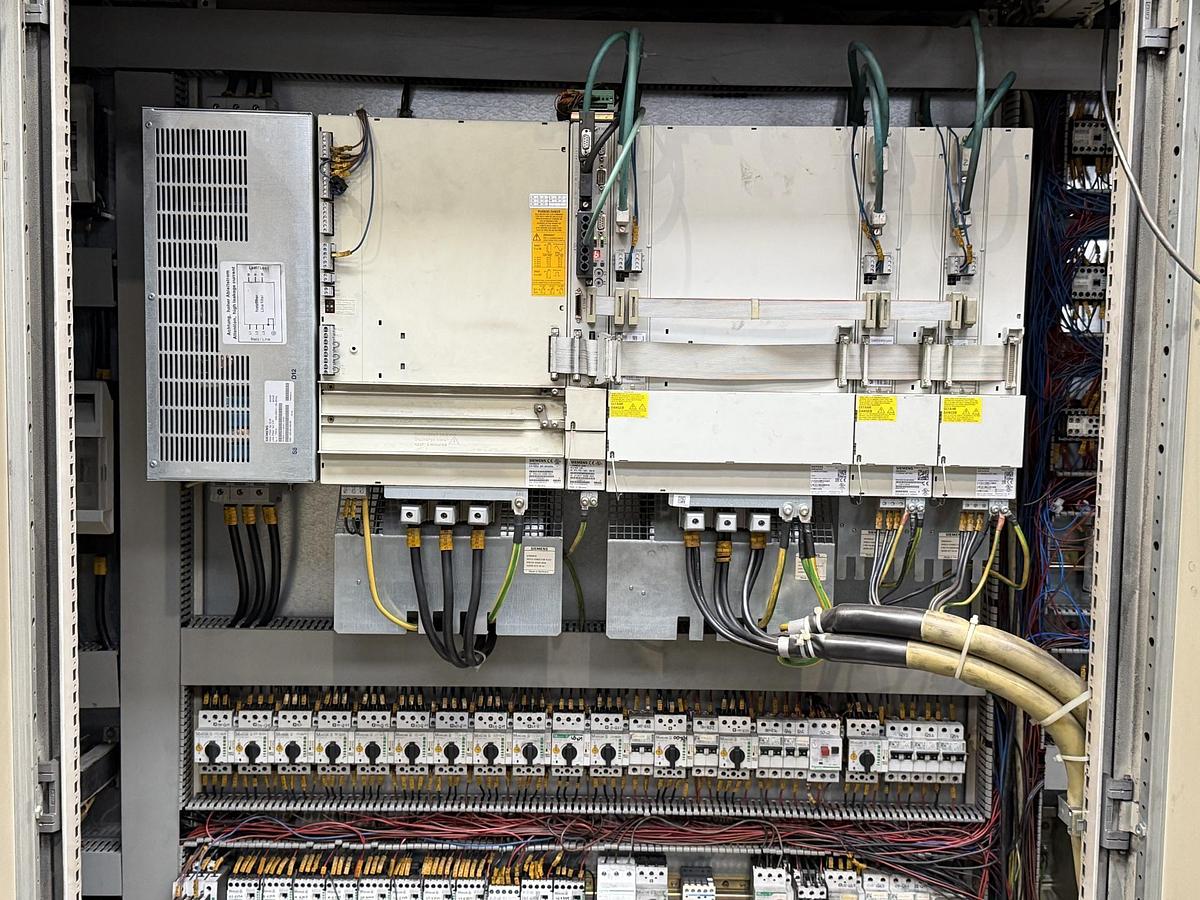 Used Poreba TCF 160 x 6000 CNC Three Slides Horizontal Lathe