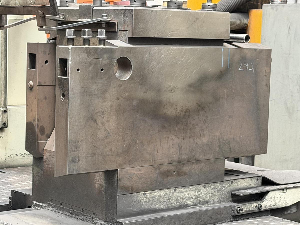 Used Poreba TCF 160 x 6000 CNC Three Slides Horizontal Lathe