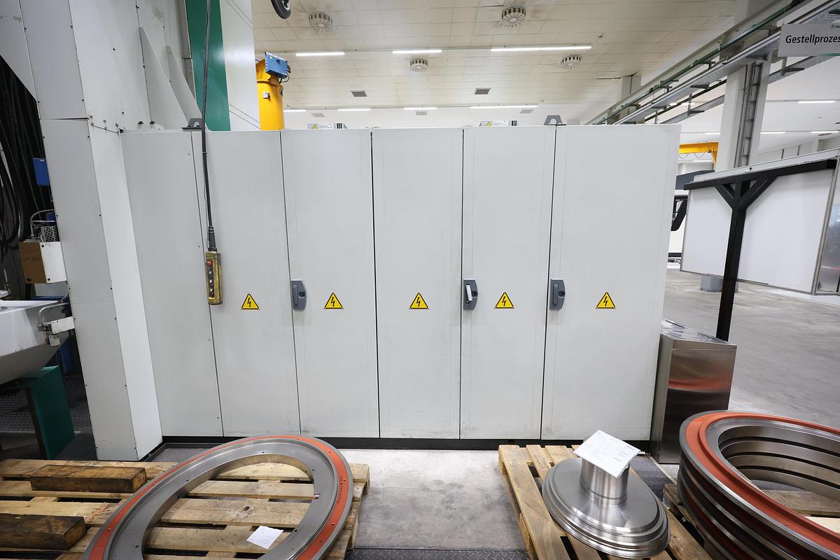 Used Pietro Carnaghi AC 20 TM-1800 Single Column CNC Vertical Boring & Milling Machine with Live Spindle Table C-Axis & 2 Pallet Changer