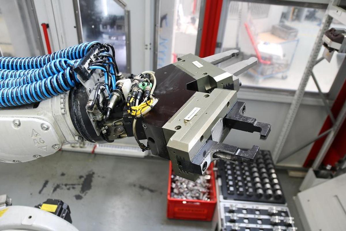 Used Hermle C 30 U CNC 5-Axis Universal Machining Center