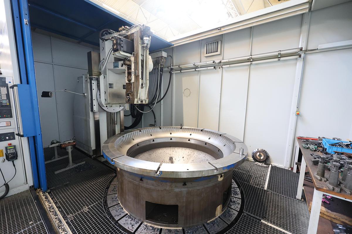 Used Gleason Pfauter P 2400/2800 CNC Vertical Gear Hobbing Machine