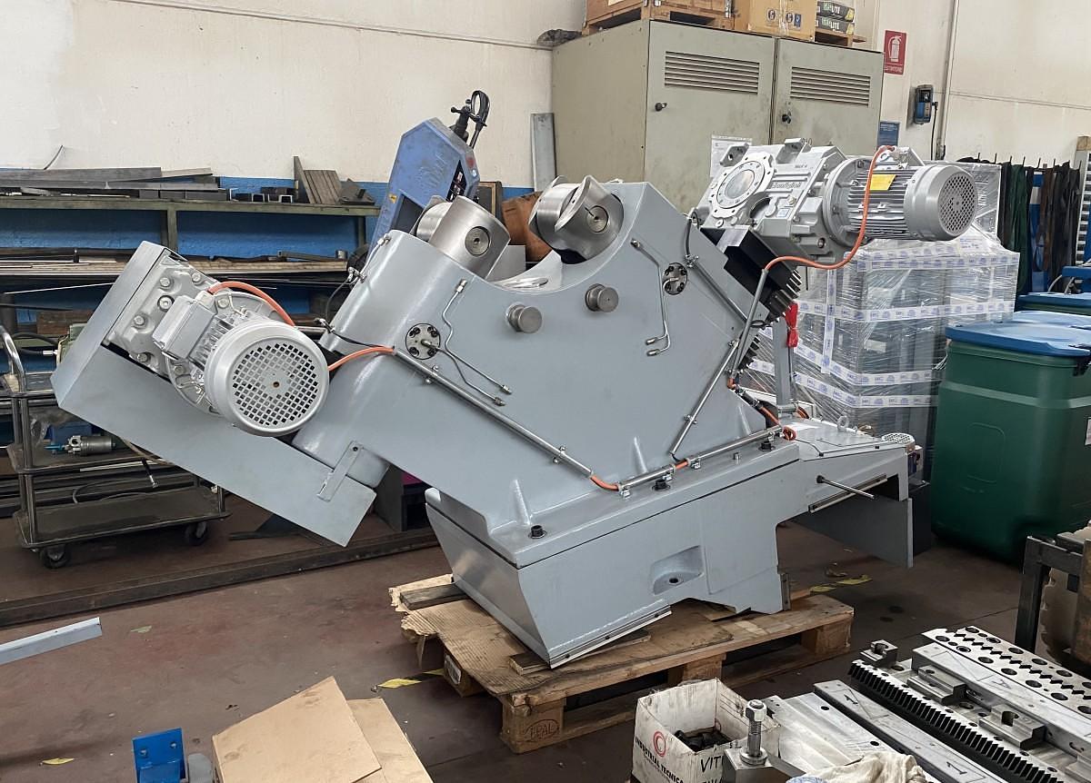 Used WMW DXWD 1800 Heavy-Duty CNC Horizontal Lathe