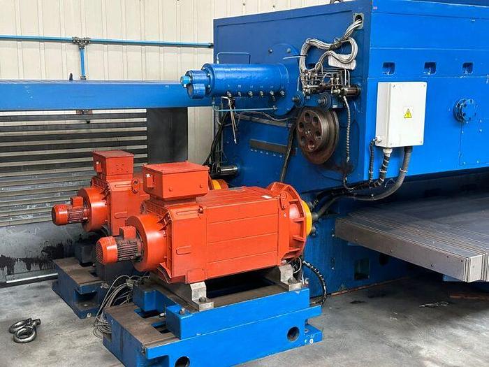 Used Skoda SNT 220 CNC Heavy Duty Horizontal Lathe