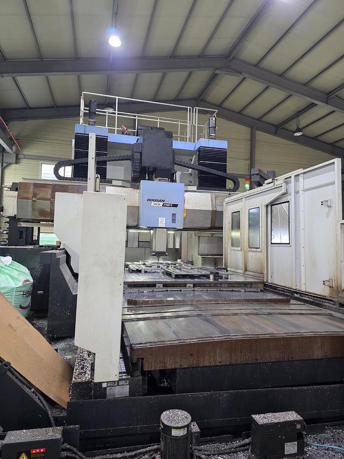 Used 2019 Doosan DCM 2740F II Double Column Bridge Type Multi Machining Center