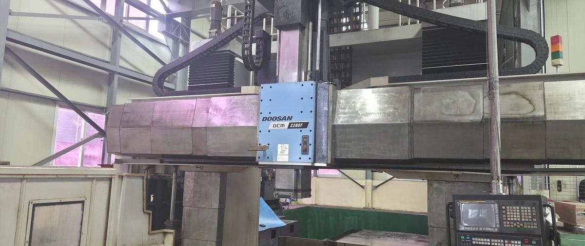 Used Doosan DCM 3280 CNC Double Column Planer Type Milling Machine
