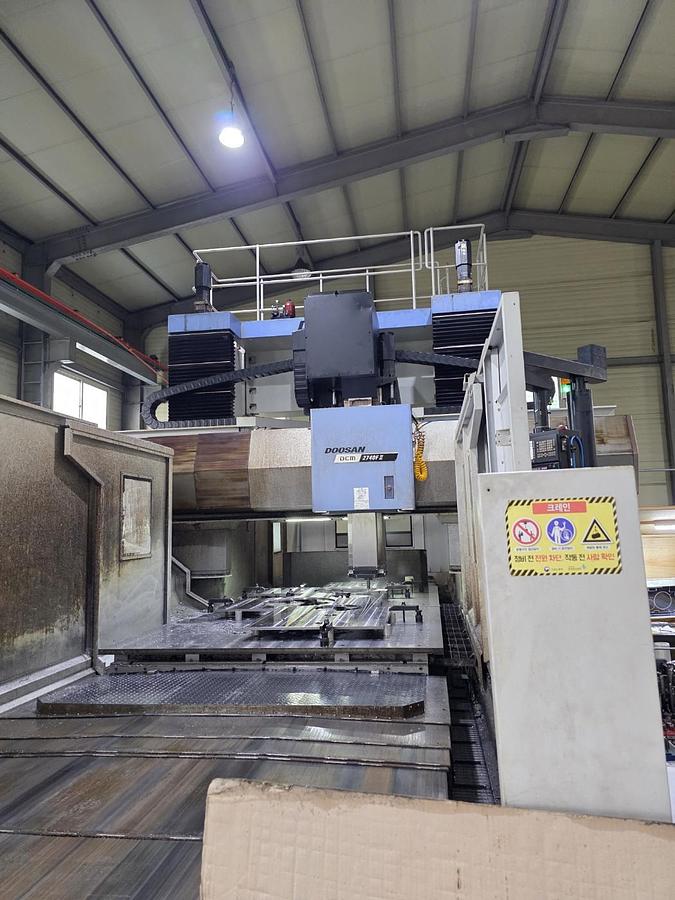 Used Doosan BM 2740M CNC Bridge Type Machining Center