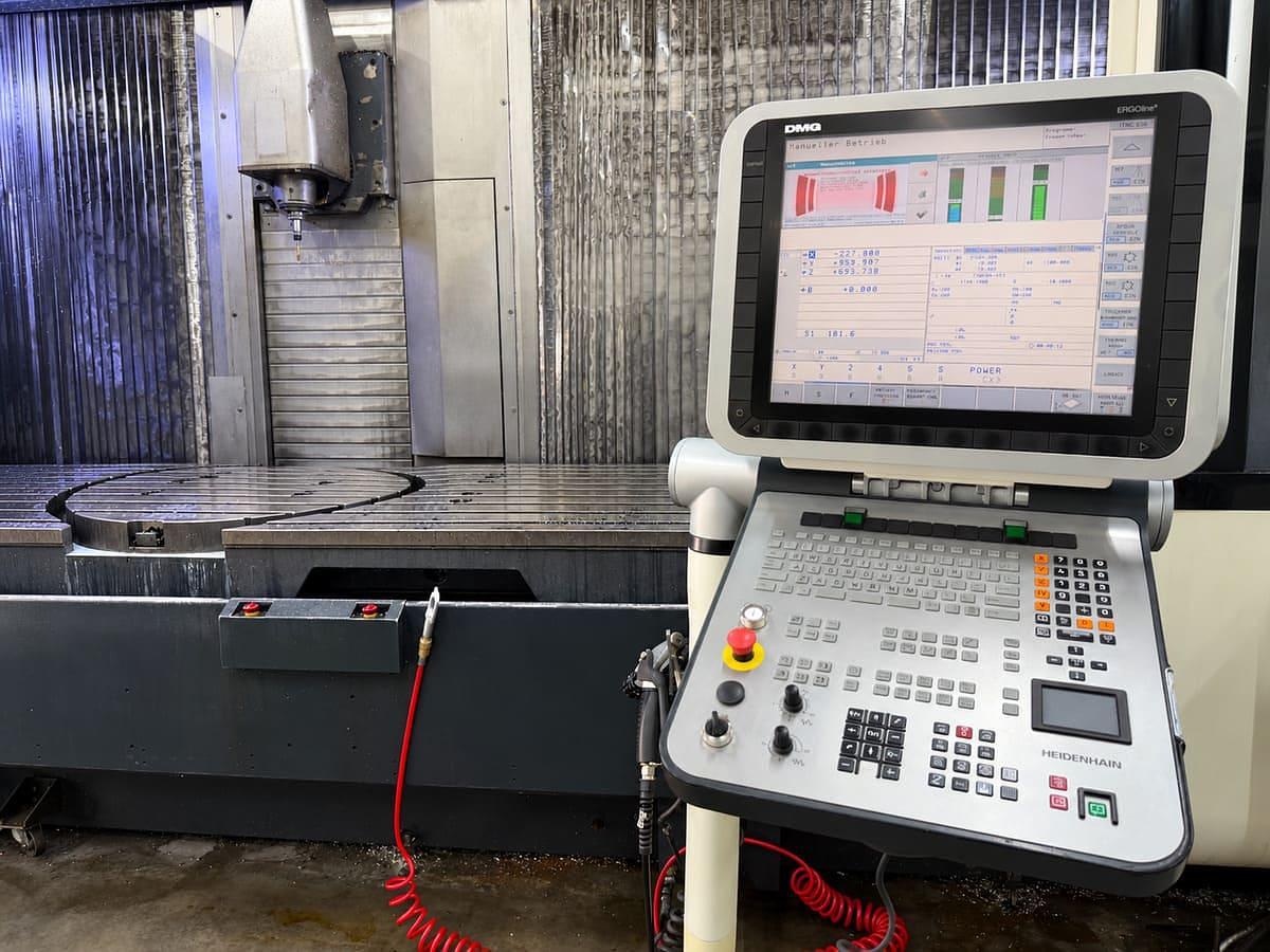 Used 2012 DMG DMG DMF 360 / 11 Linear CNC Universal Machining Center