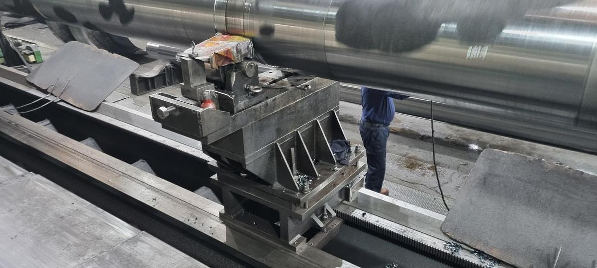 Used Hwacheon Mega 300-17T CNC Heavy-Duty Horizontal Lathe