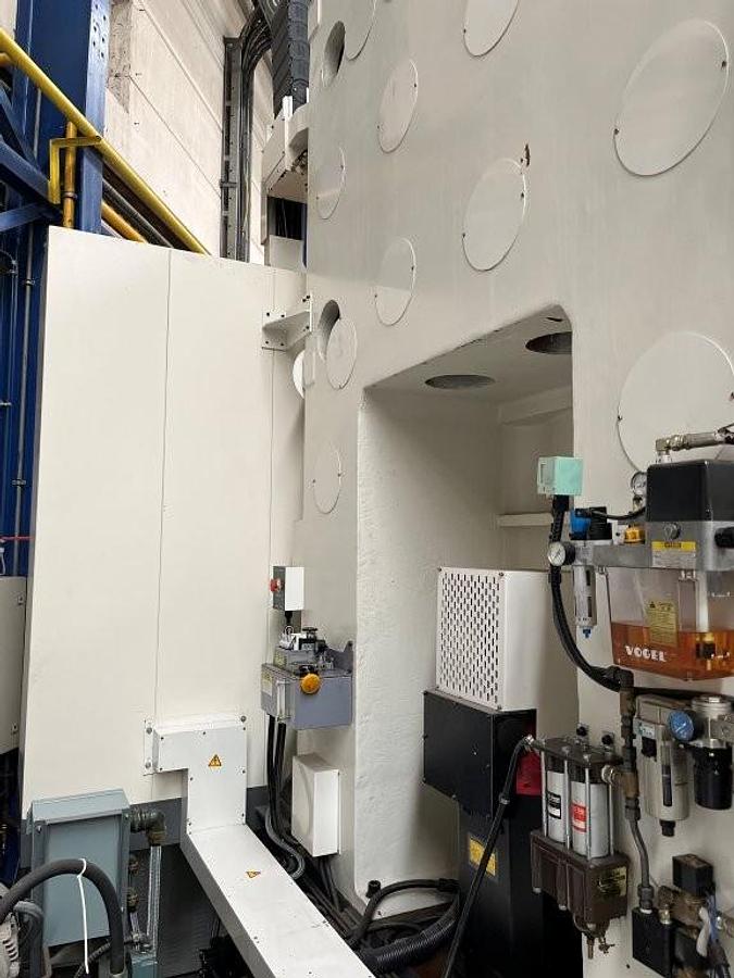 Used Hankook VTC 125 E-APC CNC Single Column Vertical Boring Mill with C-Axis and Double Automatic Pallet Changer
