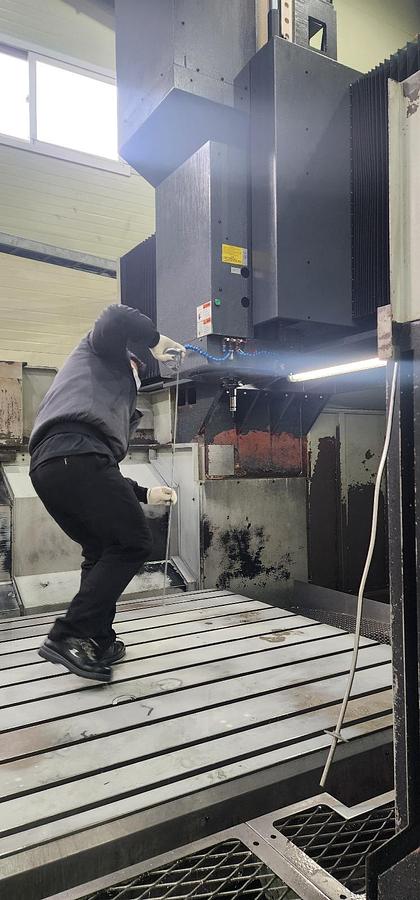 Used Vision Wide NF 8223 CNC Planer Type Milling Machine