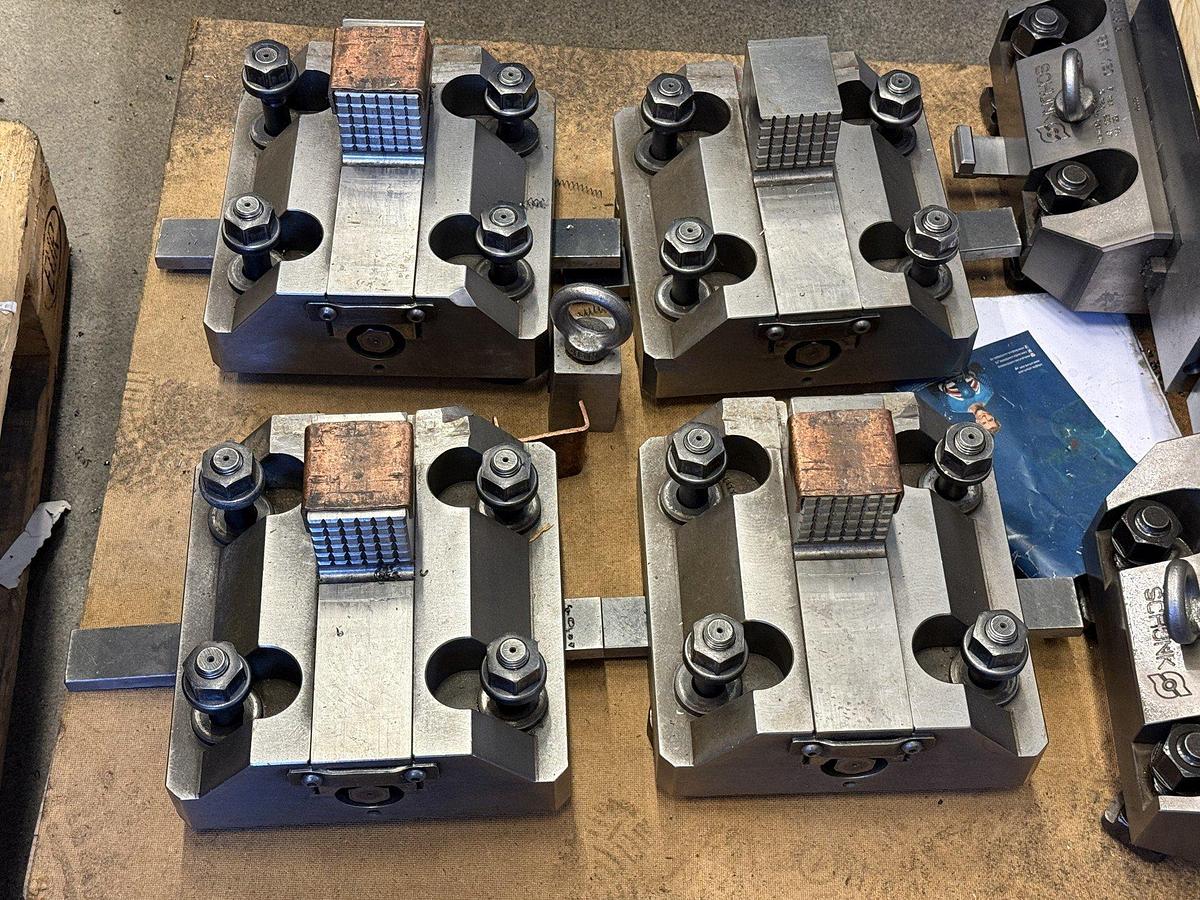 Used Viper 20/24 M CNC Vertical Milling & Boring Machine with Live Spindle & Table C-Axis