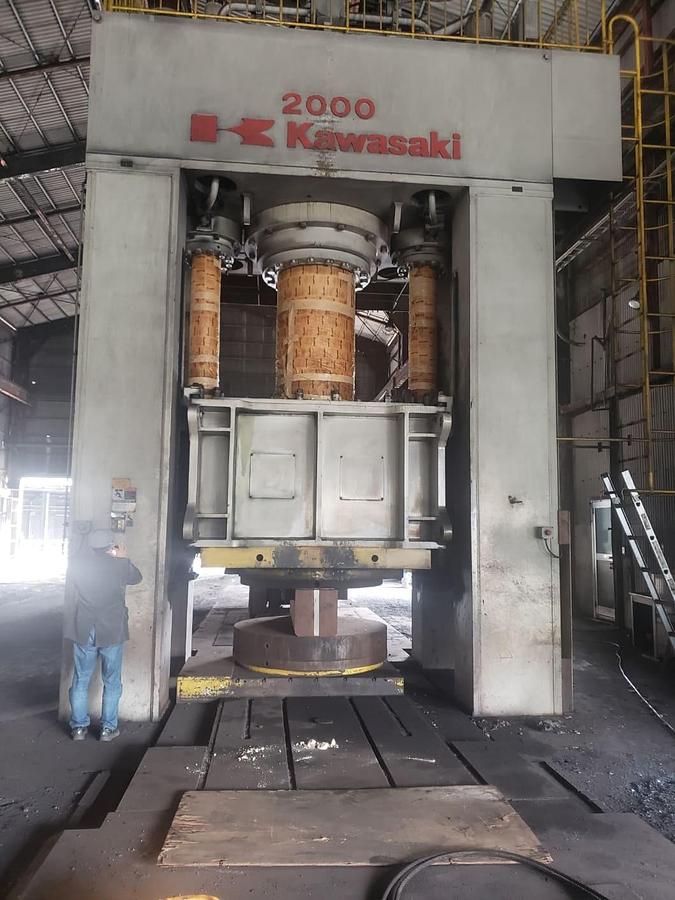 Used Kawasaki 2000 Ton Hydraulic Press