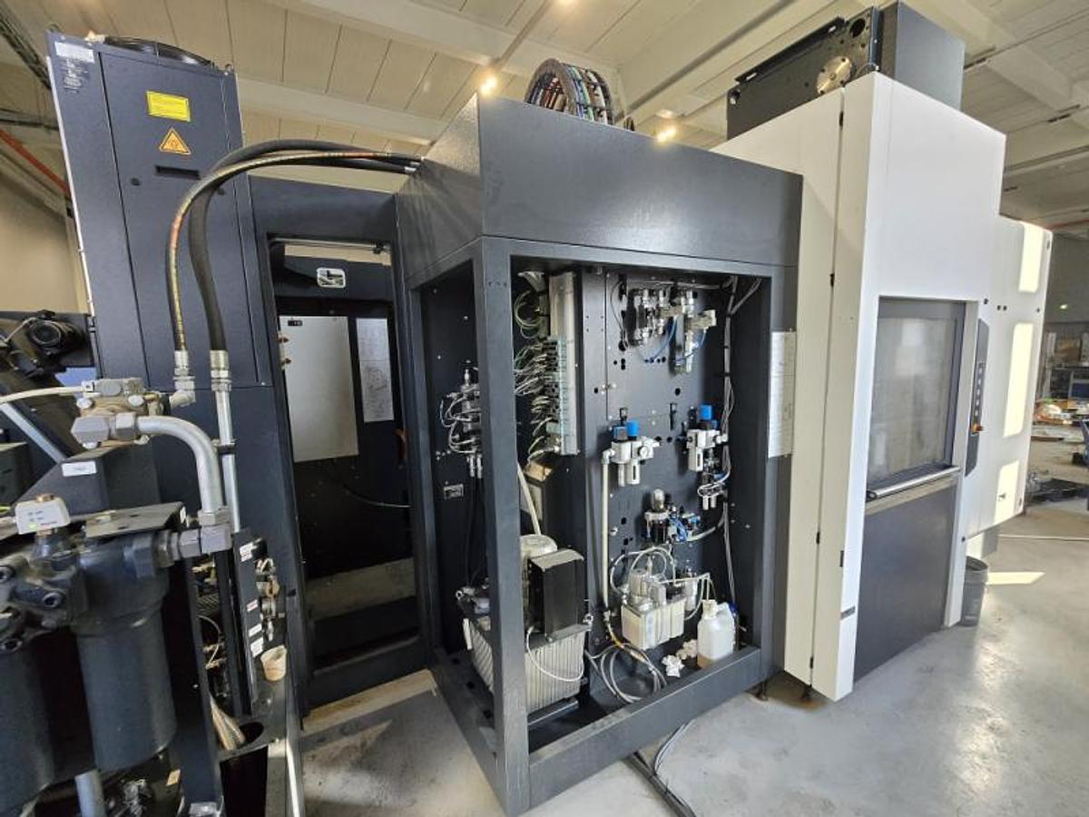 Used Heller HF 5500 CNC 5-Axis Horizontal Machining Center