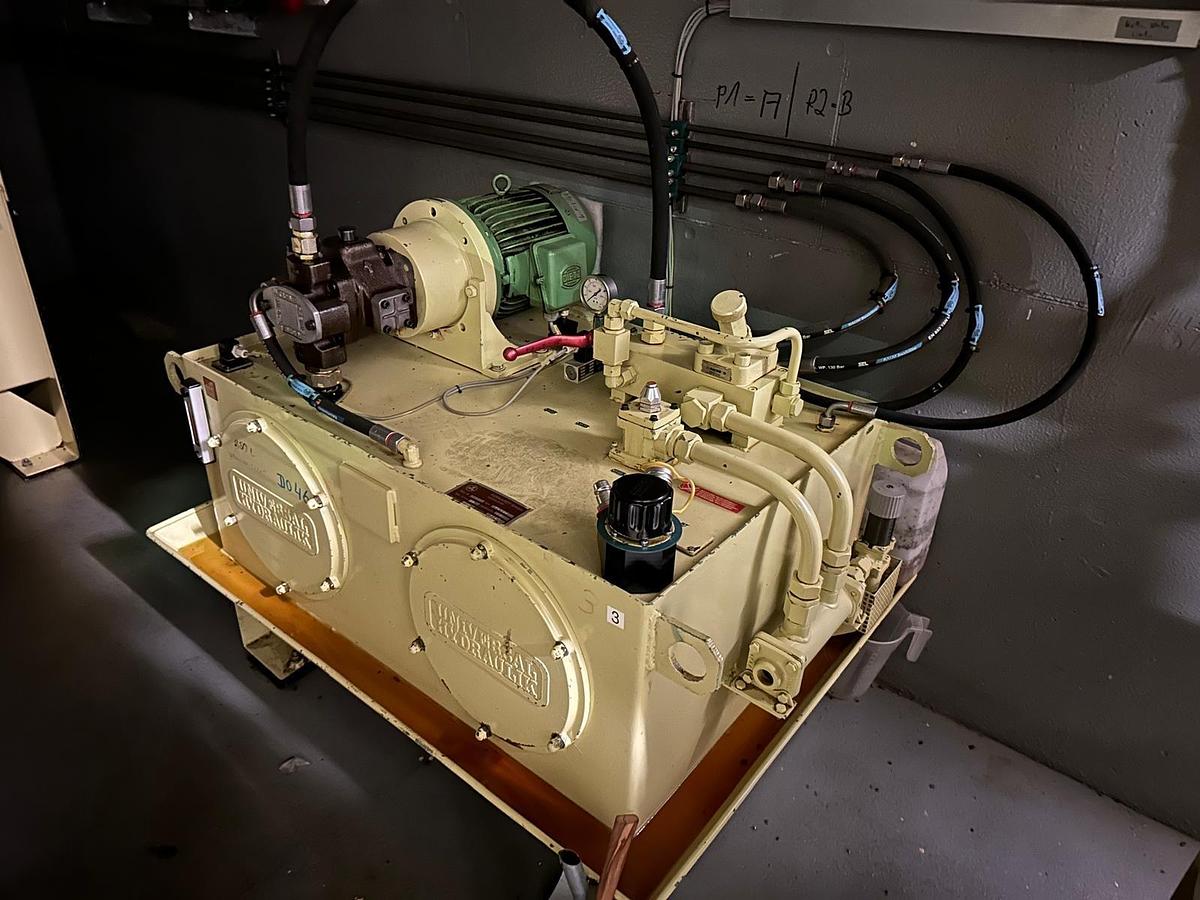 Used Dorries Scharmann Contumat 3 MC: VC 4200/360 CNC Vertical Boring & Milling Machine with Live Spindle on Vertical Ram & Live Spindle on Side Head