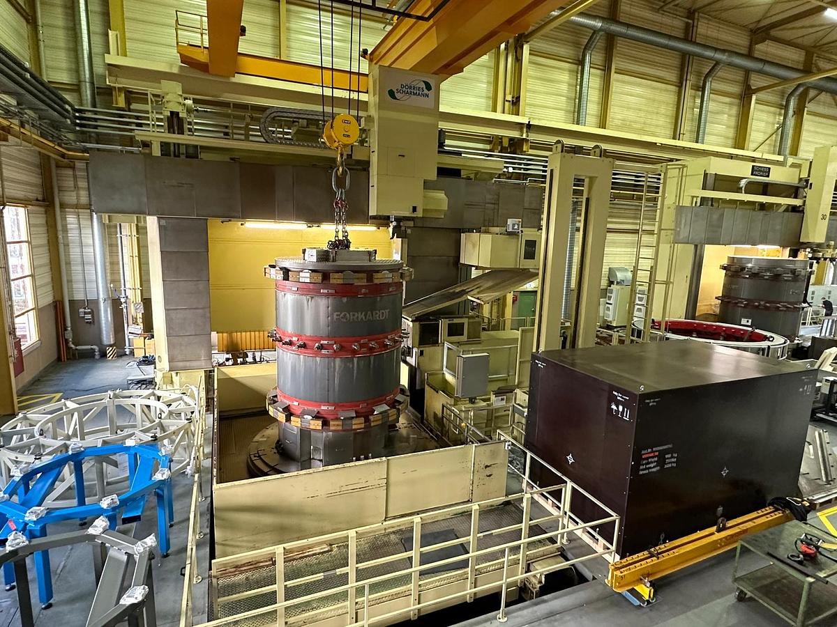 Used Dorries Scharmann Contumat 3 MC: VC 4200/360 CNC Vertical Boring & Milling Machine with Live Spindle on Vertical Ram & Live Spindle on Side Head