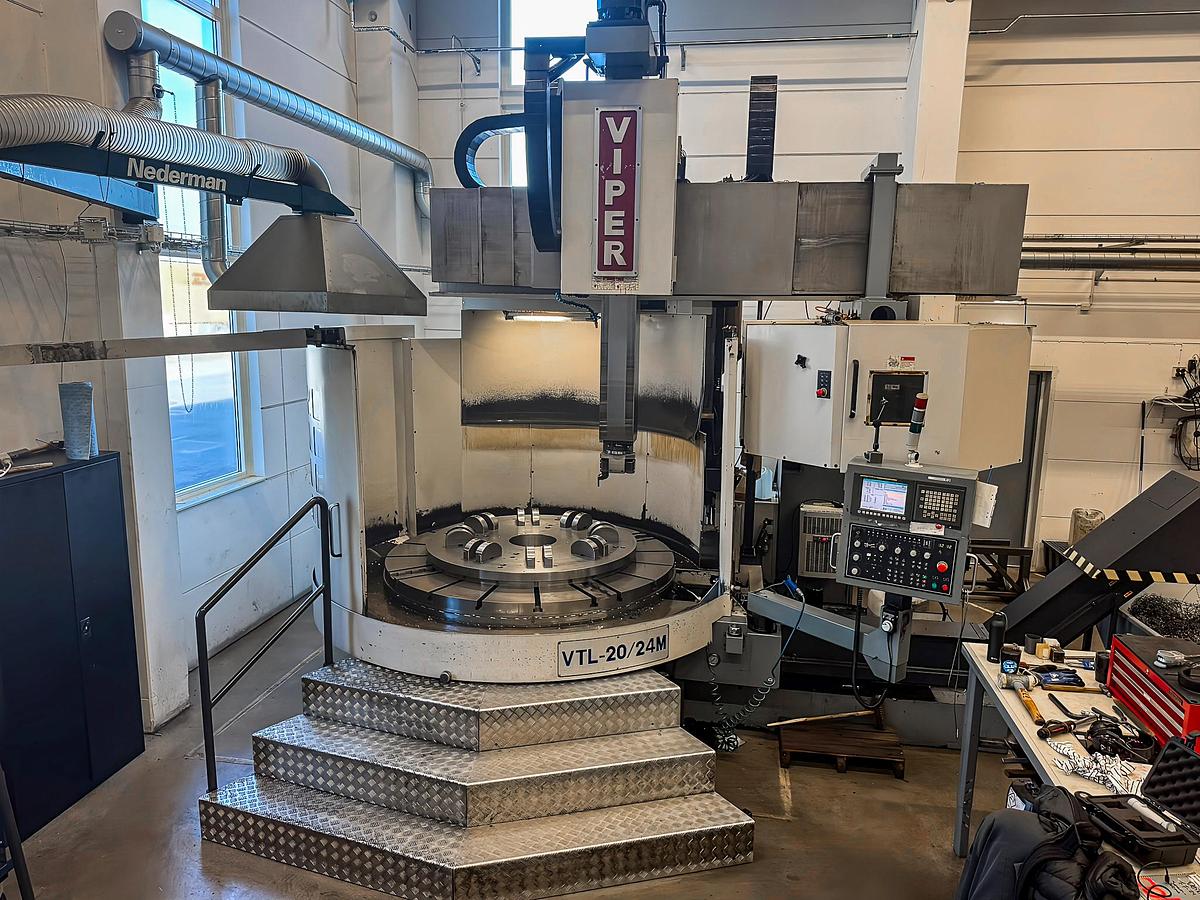Used Viper 20/24 M CNC Vertical Milling & Boring Machine with Live Spindle & Table C-Axis