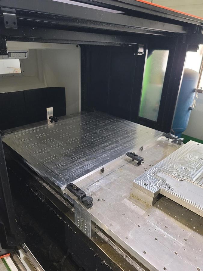 Used Mazak FJV 5-Face 60/120 CNC Vertical Machining Center