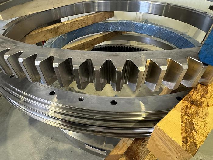 Refurbished Liebherr L3002 CNC Internal & External Gear Hobber