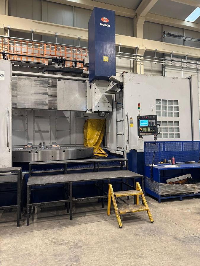 Used Honor Seiki VL-400CM CNC Vertical Boring & Milling Machine with Live Spindle & Table C-Axis