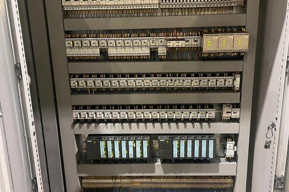 Used Giuseppe Giana GGH 1100/760 x 12000 CNC Horizontal Lathe