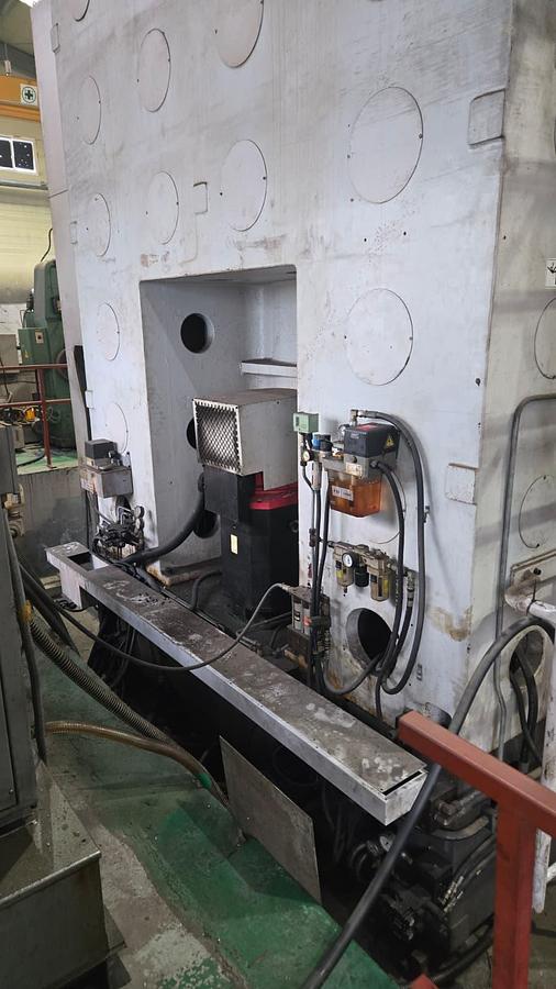 Used Hankook VTC 200E CNC Vertical Turning & Milling Machine with Live Spindle & Table C-Axis