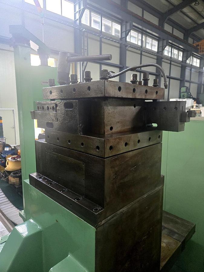 Used Hankook Dynaturn 26 CNC Horizontal Lathe