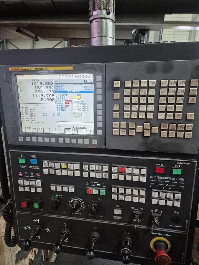 Used Doosan DCM 3280 CNC Double Column Planer Type Milling Machine