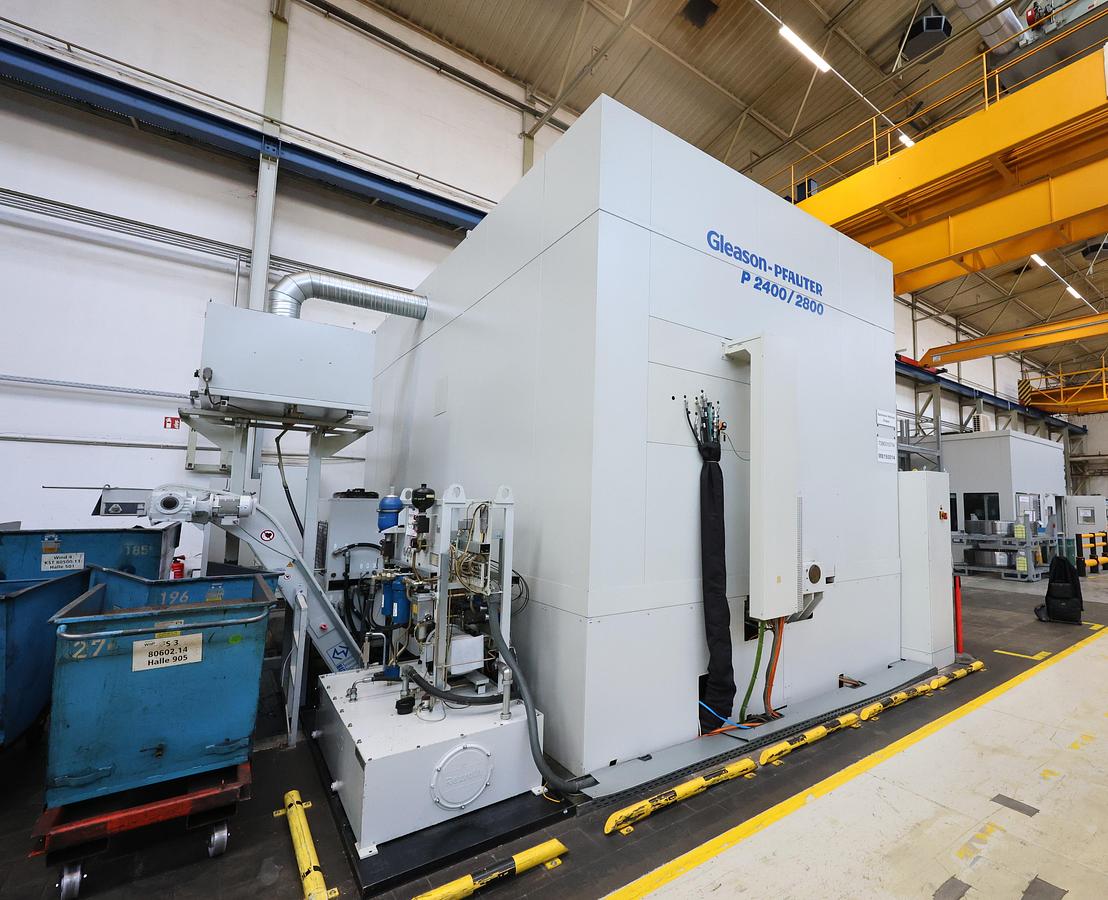Used Gleason Pfauter P 2400/2800 CNC Vertical Gear Hobbing Machine