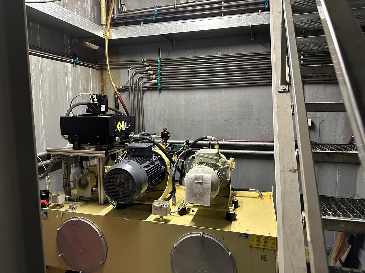Used Dorries Scharmann Contumat 3 MC: VC 4200/360 CNC Vertical Boring & Milling Machine with Live Spindle on Vertical Ram & Live Spindle on Side Head