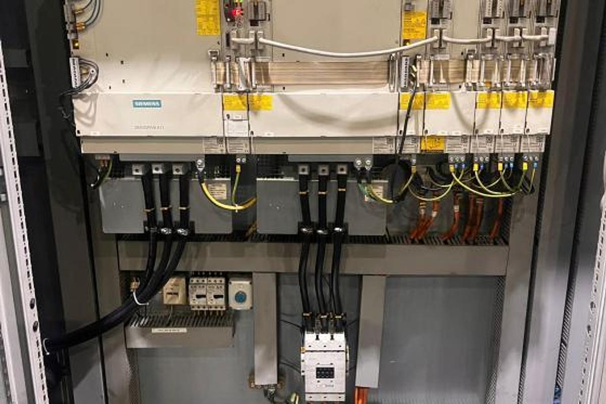 Used Giuseppe Giana GGH 1100/760 x 12000 CNC Horizontal Lathe