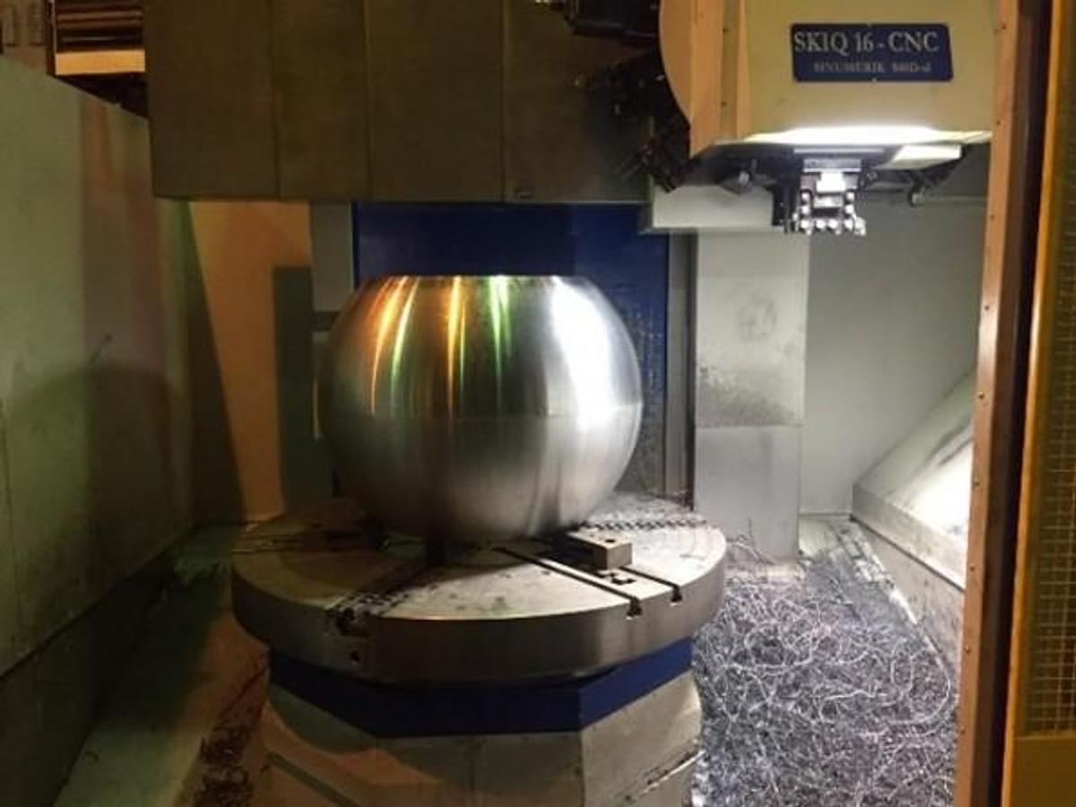 Used TOS HULIN SKIQ 16 CNC Vertical Turning, Drilling, Milling, Grinding Machine