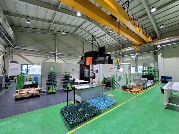 Used Mazak Versatech V-100N200 CNC Double Column 5-Axis Machining Center