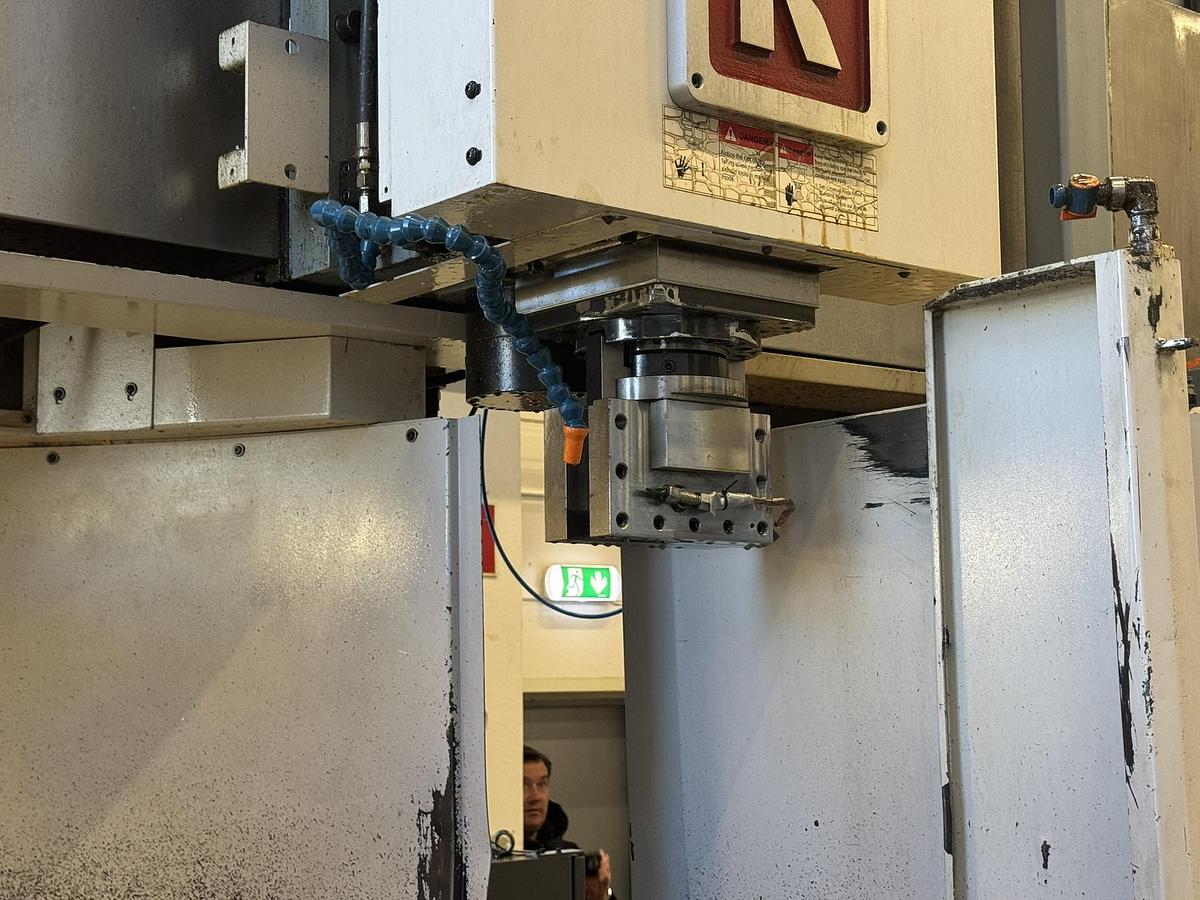 Used Viper 20/24 M CNC Vertical Milling & Boring Machine with Live Spindle & Table C-Axis