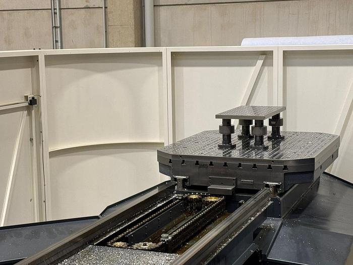 Used DMG DMC 210 U CNC 5-Axis Machining Center with RS 3 Pallet Rotary Storage