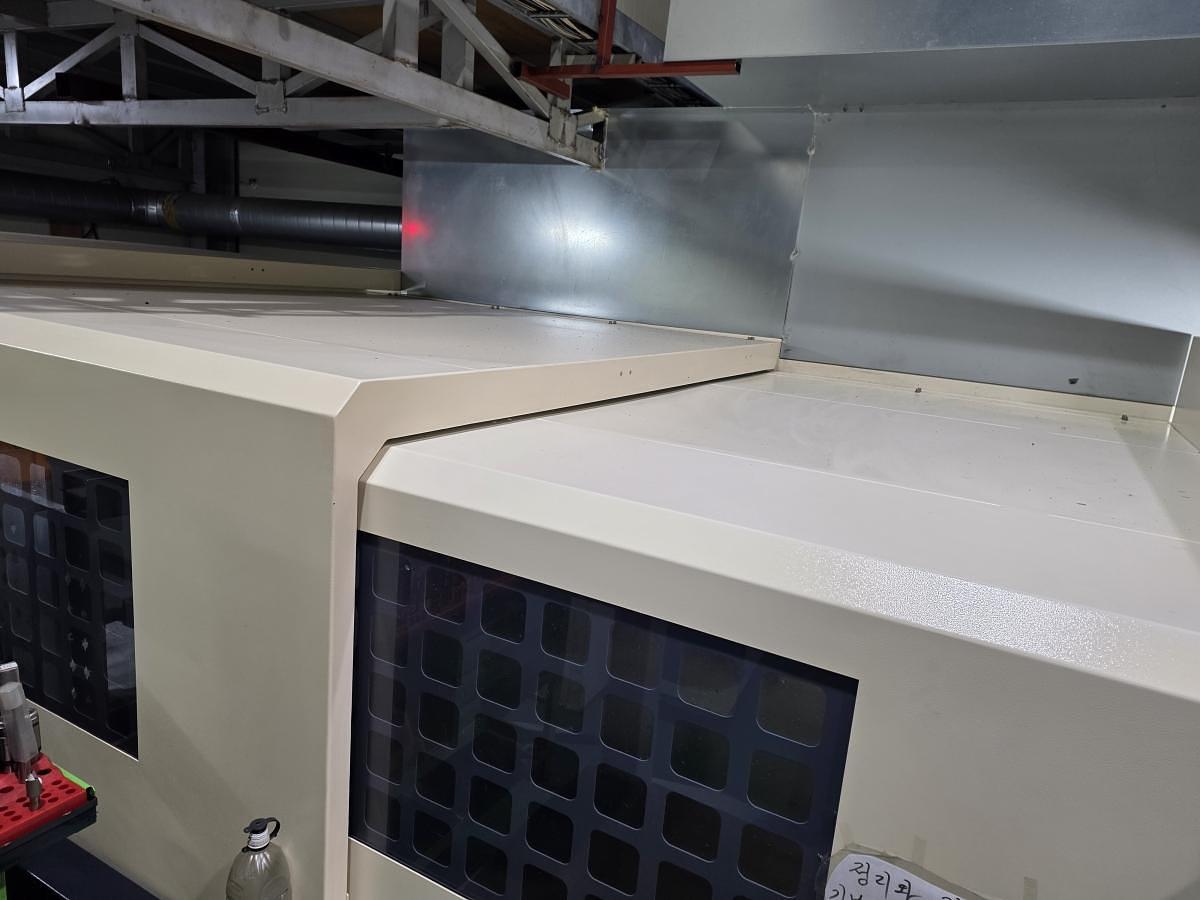 Used Hwacheon SIRIUS 1750L CNC Gantry Type Machining Center