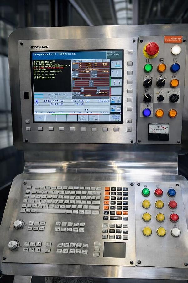 Used Correa Anayak HVM 65 CNC Horizontal Travelling Column Milling Machine