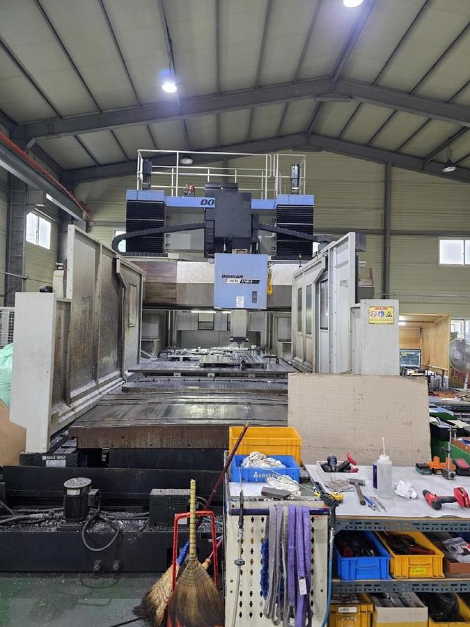 Used Doosan BM 2740M CNC Bridge Type Machining Center
