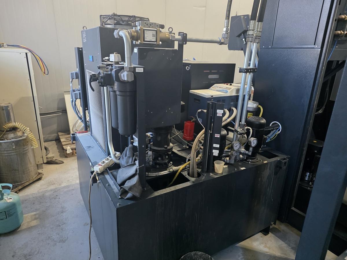 Used Heller HF 5500 CNC 5-Axis Horizontal Machining Center