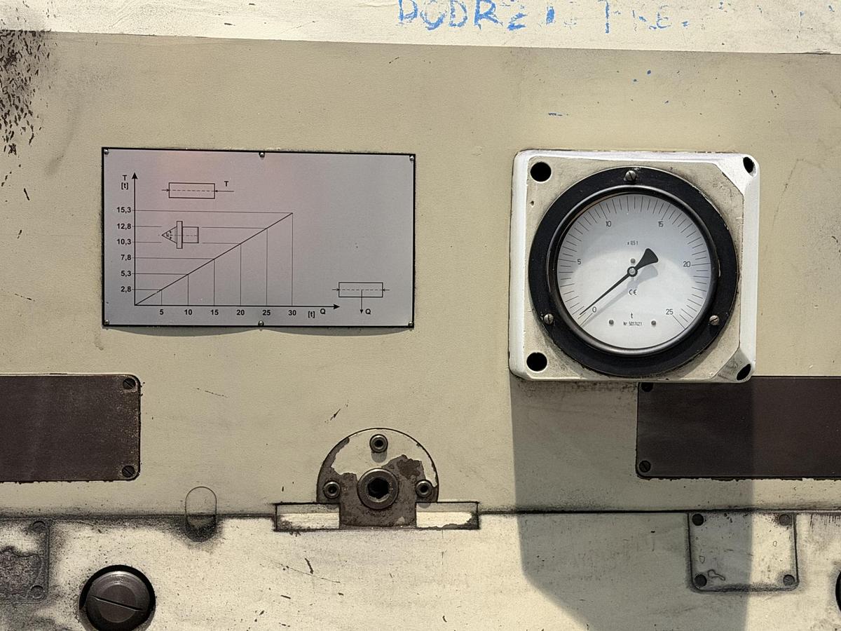 Used Poreba TCF 160 x 6000 CNC Three Slides Horizontal Lathe
